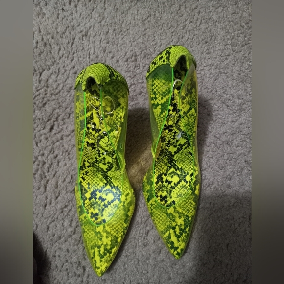 Jessica Simpson heels - Picture 1 of 4